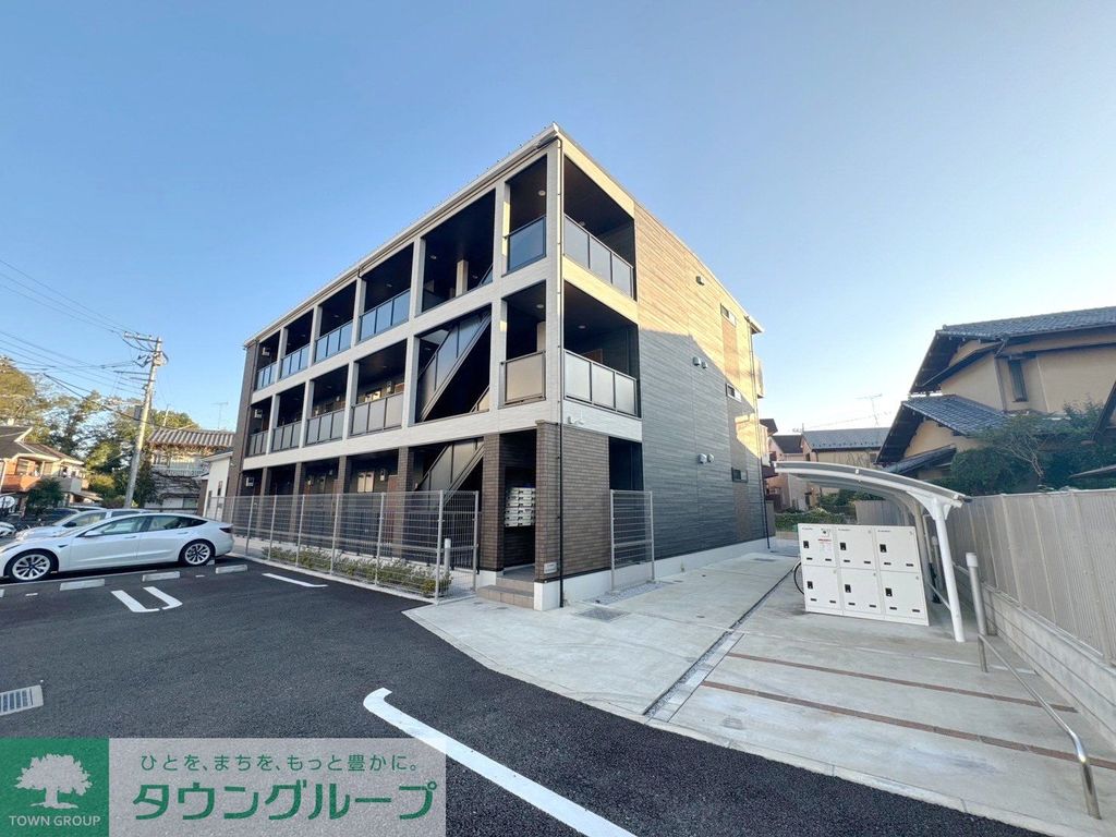 建物外観　駐車場