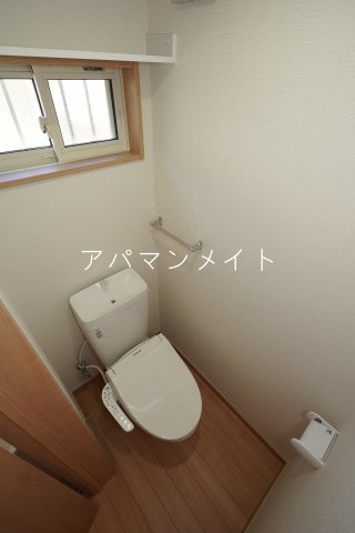 トイレ　ウォシュレット付き