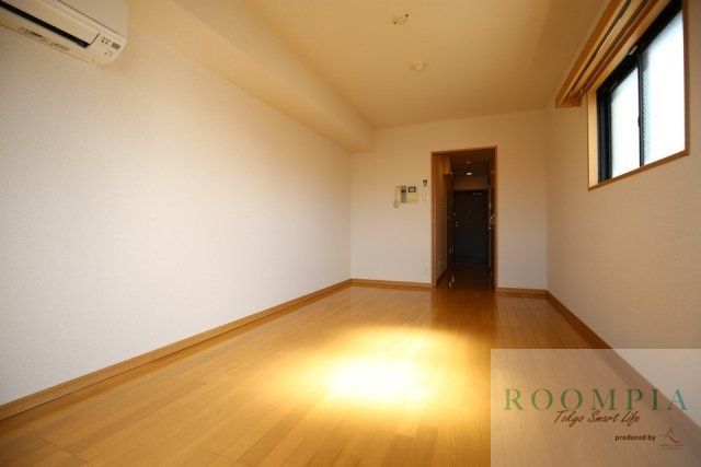 居室・リビング　※同タイプの別のお部屋です。