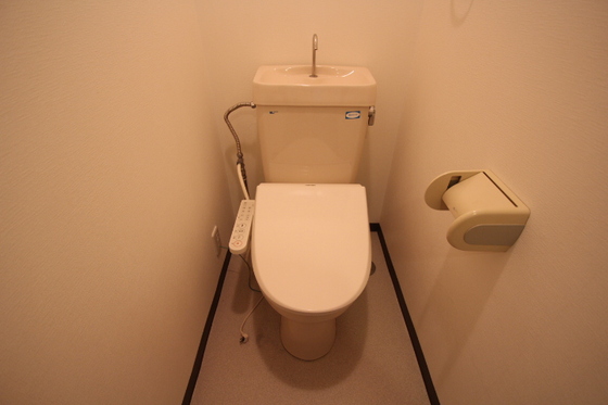 トイレ　※別の部屋の写真です