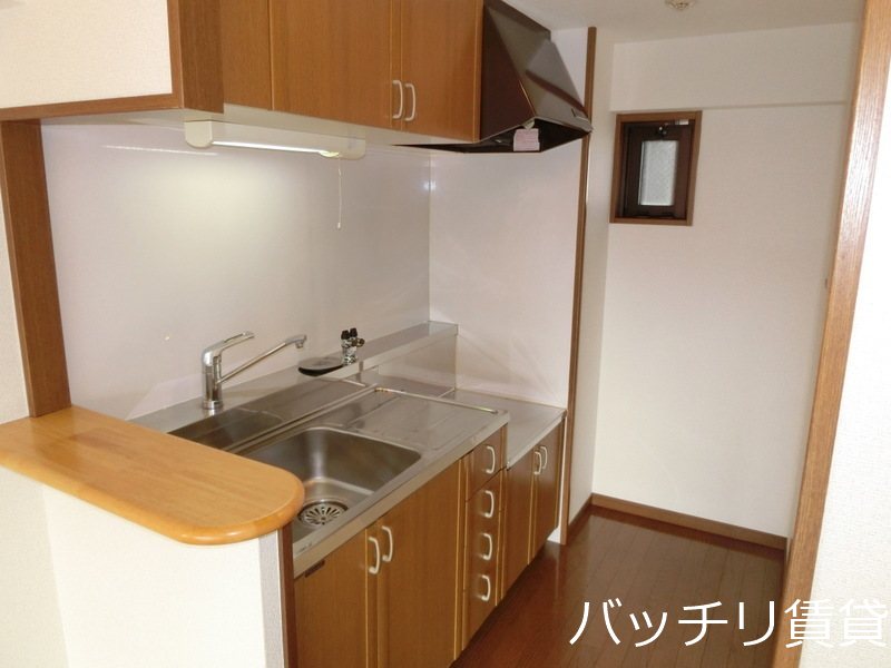 キッチン　※同型タイプ写真の為、現状優先。