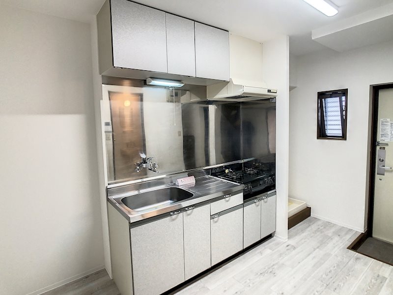 キッチン　同タイプの他部屋の写真です