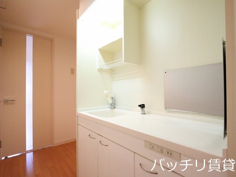 キッチン　同型タイプの為、現状を優先いたします
