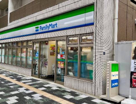コンビニ　ファミリーマート新板橋店（コンビニ）まで137m