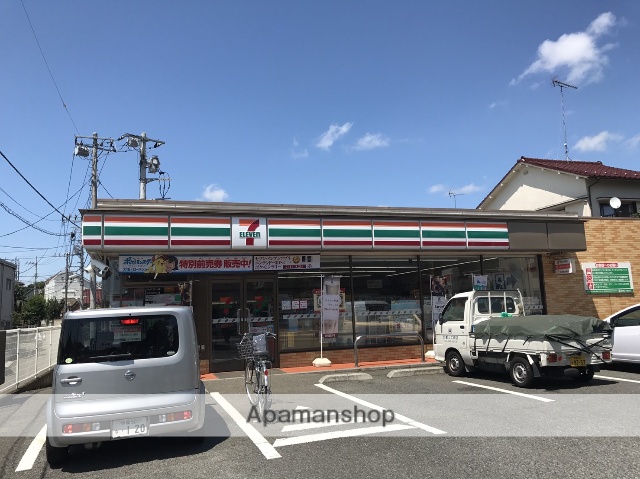コンビニ　セブンイレブン（コンビニ）まで216m
