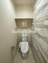 トイレ　落ち着いた色調のトイレです