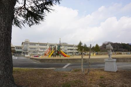 小学校　天理市立山の辺小学校（小学校）まで576m