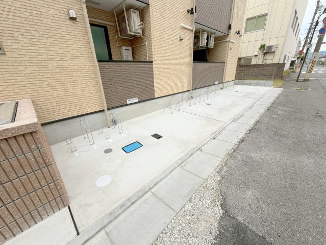 駐車場　敷地内には入居者専用の駐輪スペースもあります。