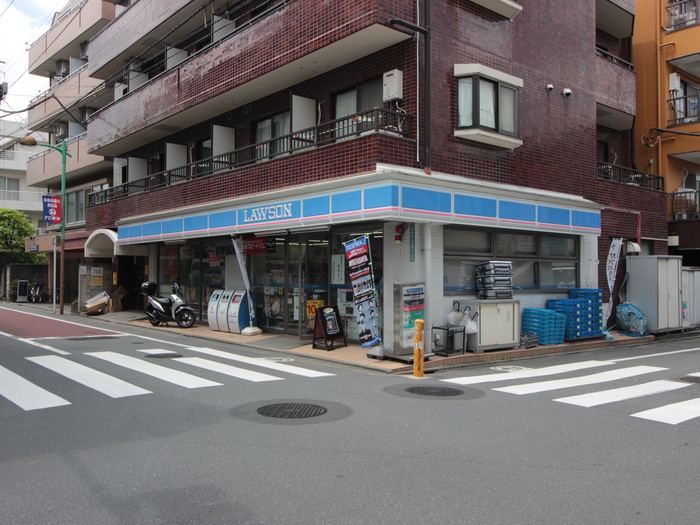 コンビニ　ローソン中央町２丁目店（コンビニ）まで300m
