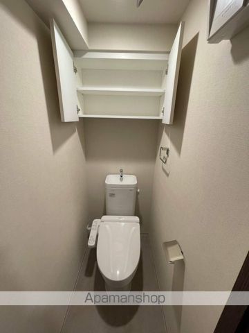 都営大江戸線 西新宿五丁目駅 徒歩9分 5階建 築6年のトイレ写真