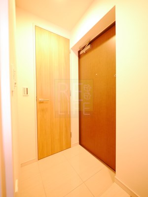 フレンシア四谷左門町の玄関写真