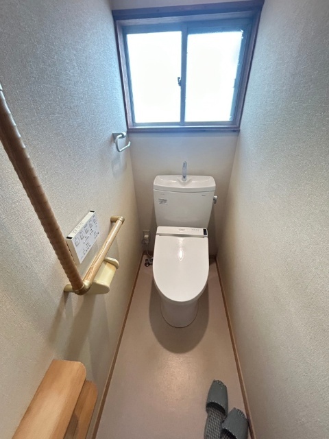 燕市 小牧貸家のトイレ写真