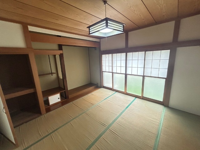 燕市 小牧貸家の居間写真