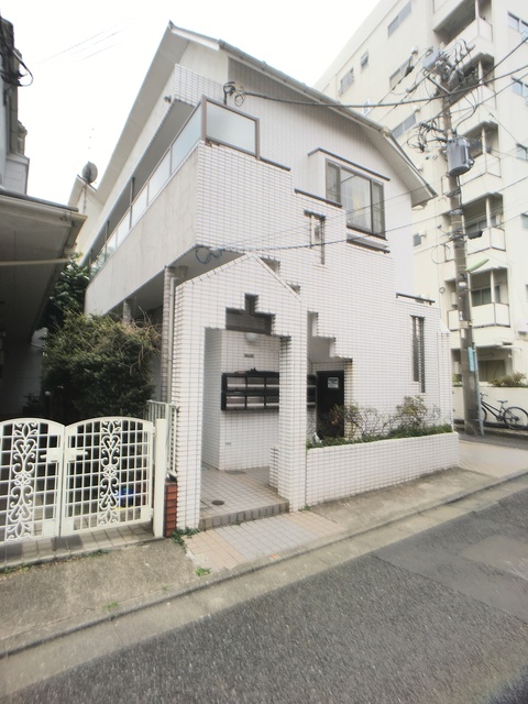 建物外観　周辺は住宅街ですので静かな住環境です！