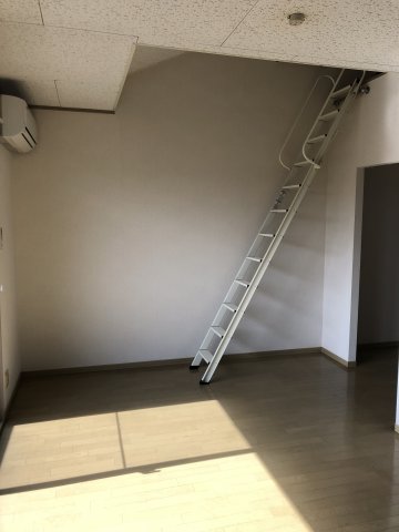セジュールナガイIIの居間写真