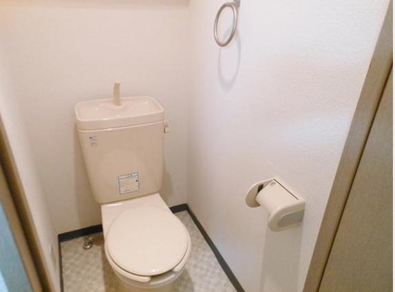 ＪＲ南武線 尻手駅 徒歩5分 3階建 築24年のトイレ写真