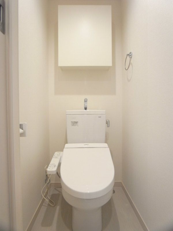 都営新宿線 瑞江駅 徒歩13分 2階建 築9年のトイレ写真