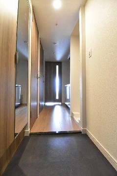 プレサンス名古屋幅下ファビュラスの玄関写真