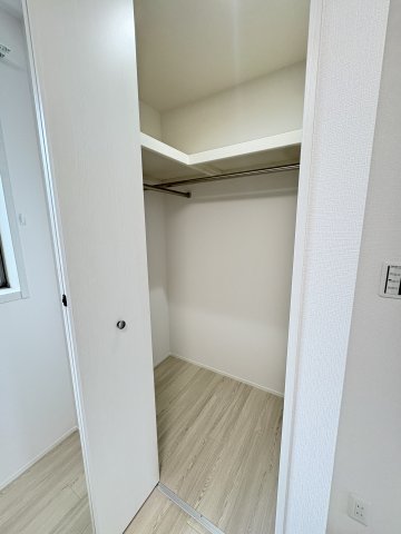 収納　写真は同建物の別部屋を参考に掲載しております。