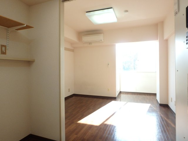 北町マンションK-0の居間写真