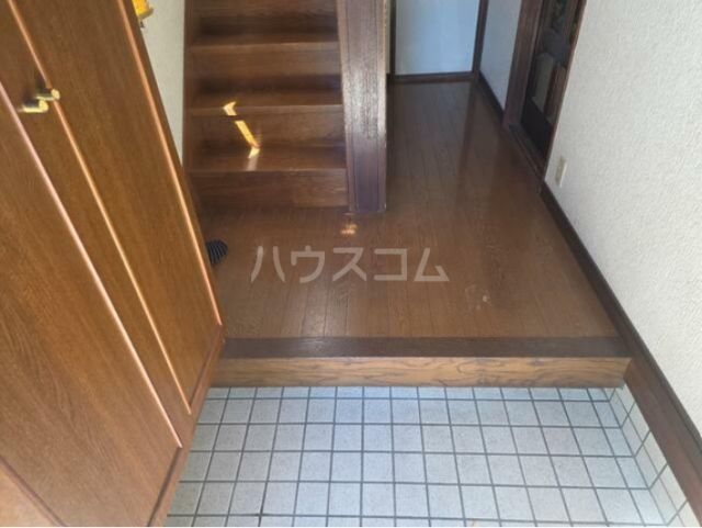 行田市城南貸戸建住宅の玄関写真