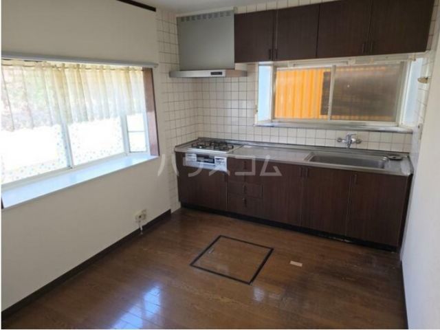 行田市城南貸戸建住宅の居間写真
