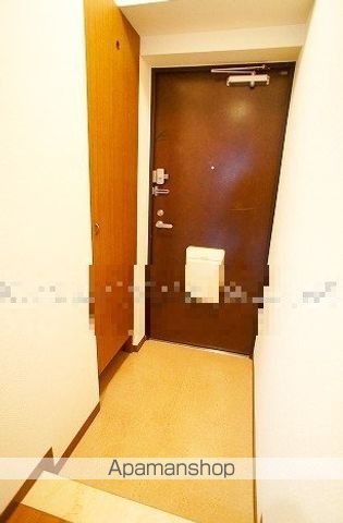 ネオグランデ大倉山の玄関写真