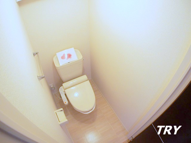 トイレ　温水洗浄便座付き