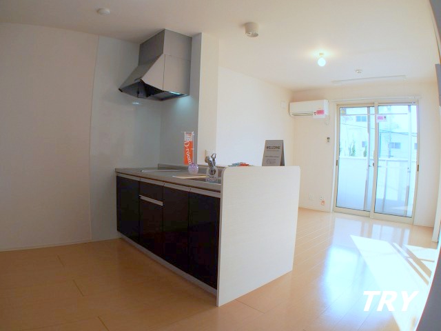 居室・リビング　カウンターキッチンのリビング