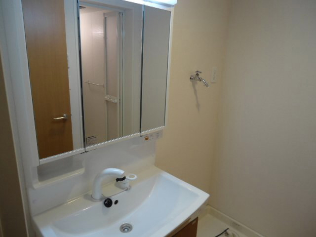 洗面設備　独立型洗面台！忙しい朝に便利です！