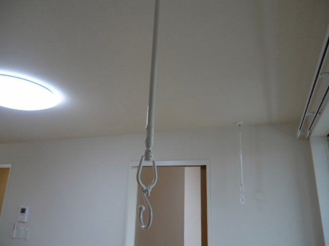 その他設備　室内物干し機付き！女性の方は安心ですね！