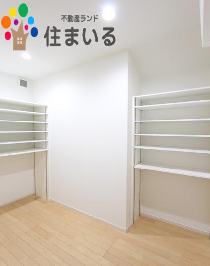 コンビニ　ファミリーマート緑花台店（コンビニ）まで969m