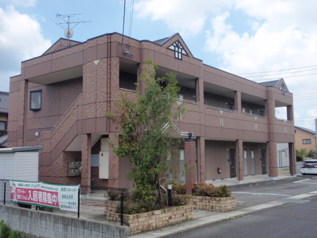 津山市東一宮のアパートの建物外観