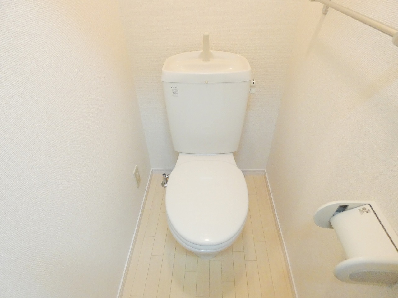 トイレ　トイレ※退去前のため、以前の写真を使用しています。