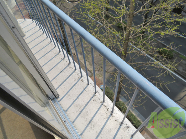 バルコニー　バルコニーは無いですが、洗濯物はかけれるようになっております