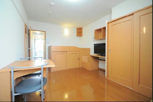 居室・リビング　備品や設備仕様は号室等により異なります現地をご確認下さい。