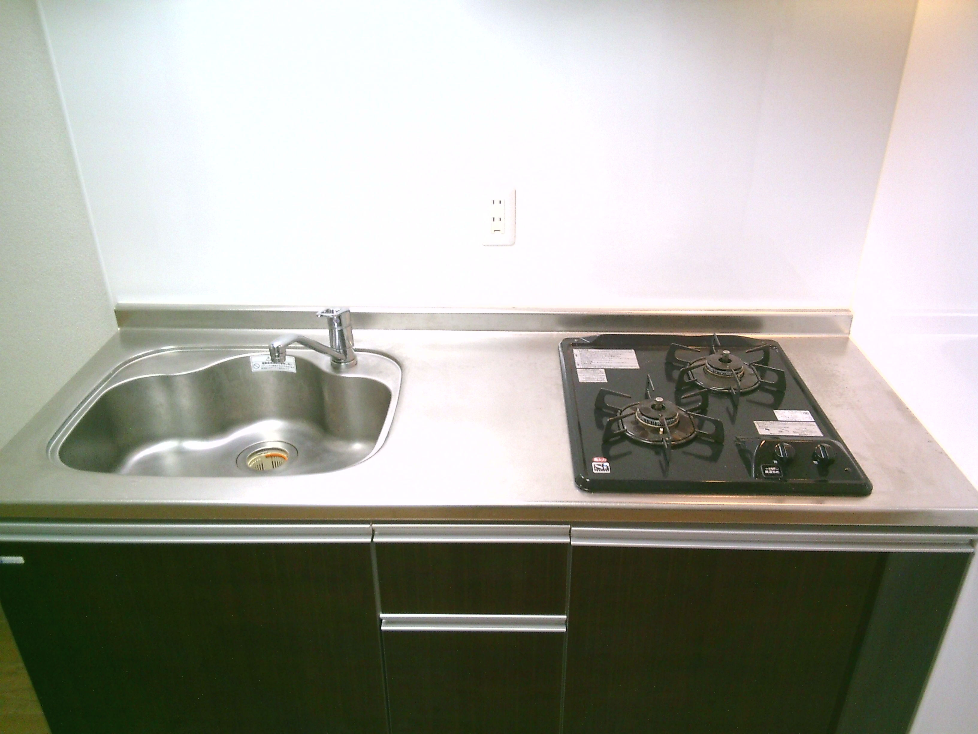 キッチン　2口ガスコンロ設置済