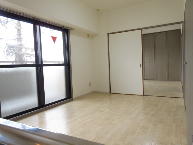 居室・リビング　「リアンジェ富田林」、現地待ち合わせでのご案内も可能です。