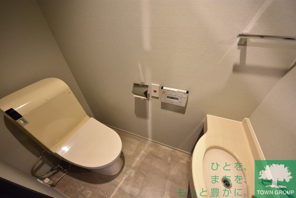 【渋谷区恵比寿のマンションのトイレ】