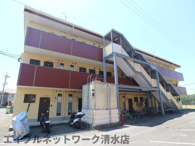 静岡市清水区三保のマンションの建物外観