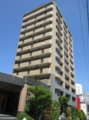 名古屋市熱田区沢上のマンションの建物外観