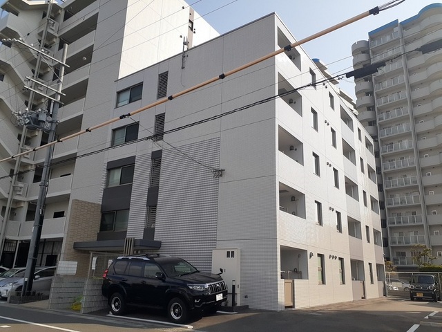 神戸市兵庫区御崎本町のマンションの建物外観