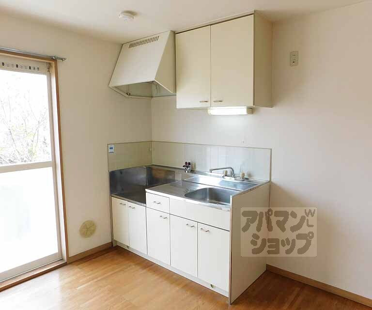 キッチン　広々としたキッチンです