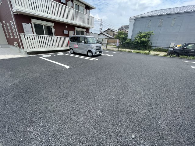 【セリシールの駐車場】