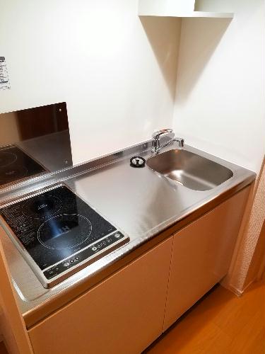 キッチン　ＩＨとラジエントヒーターの２口タイプ