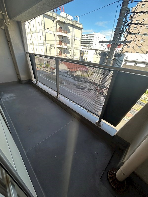 【明石市樽屋町のマンションのバルコニー】