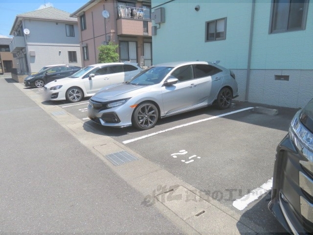 【福知山市石原のアパートの駐車場】