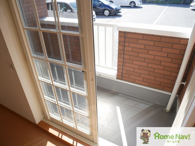 バルコニー　南向きで日当たり良好です。