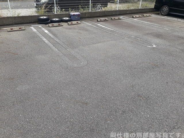 【ノース　ワンの駐車場】