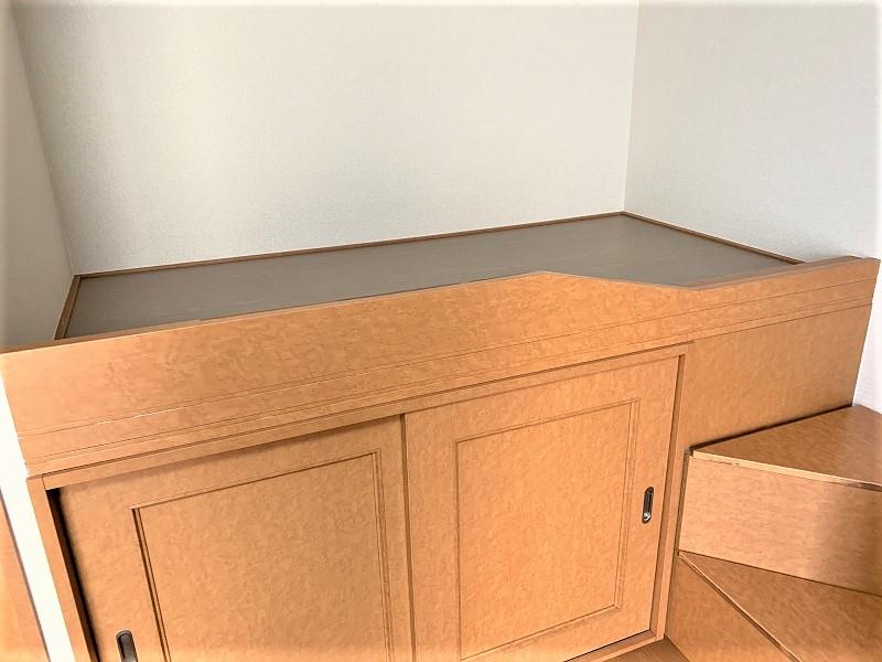 その他部屋・スペース　ベッド付き、ベッド下収納あり。